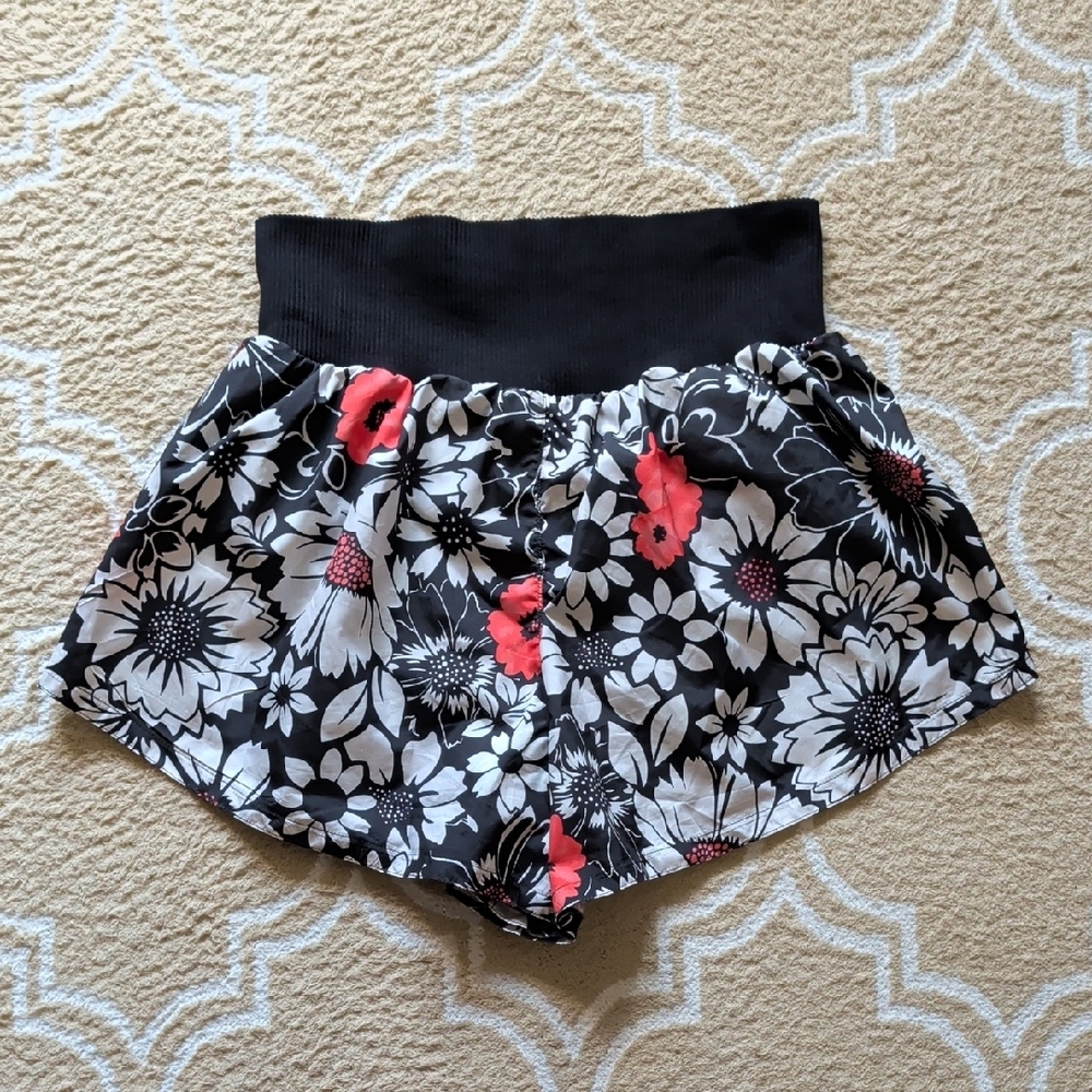 Free People Movement Carpe Diem Shorts EUC - Picture 3 of 7